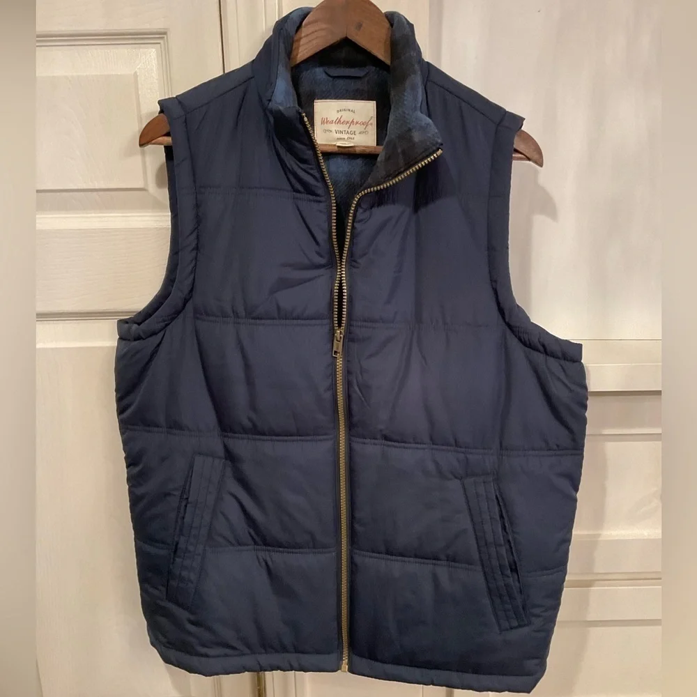 Weather proof navy blue puffer vest - Picture 2 of 5